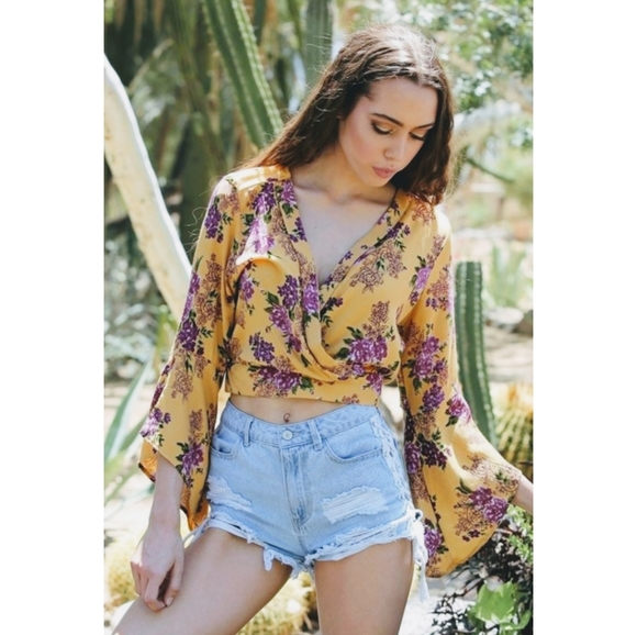 FINAL SALE 🆕🌿BOHO FLORAL TOP🌿 - Picture 4 of 4